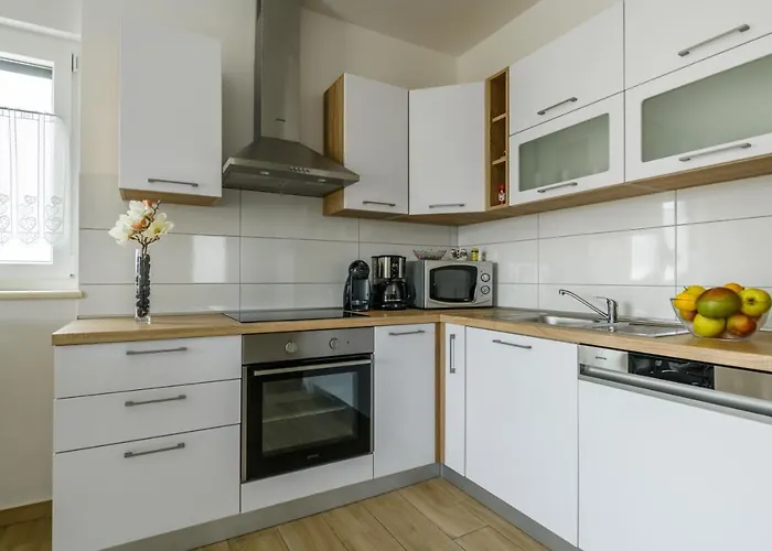 Kate Apartman