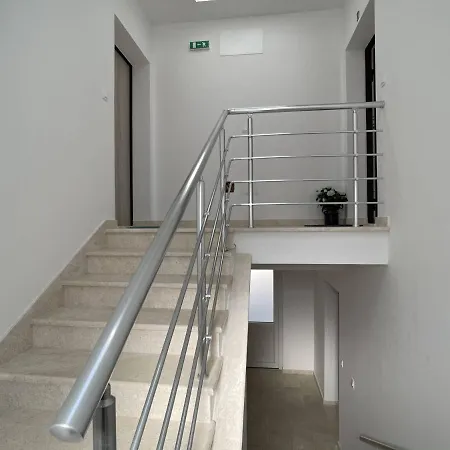 Kate Apartman